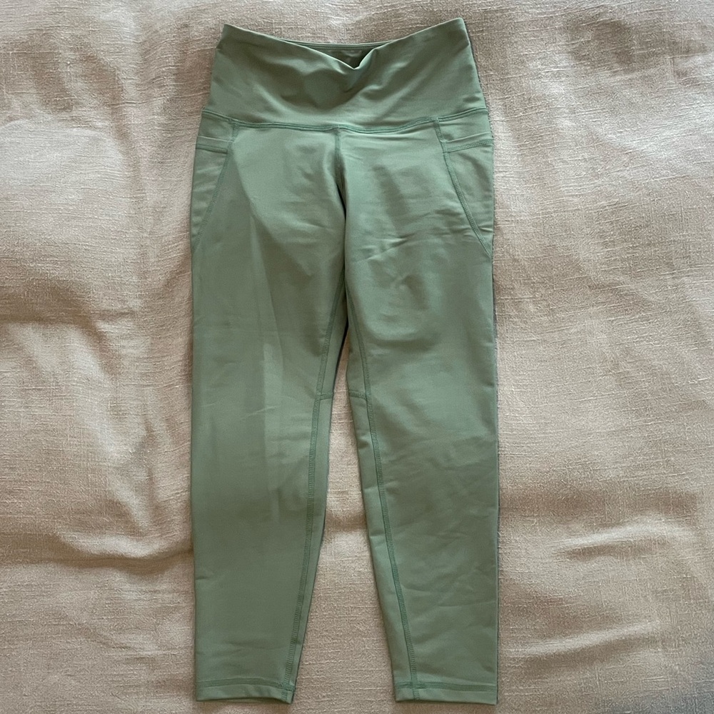 Old Navy | High-Waisted PowerSoft Crop Pocket Leggings | NWOT | Petite Medium